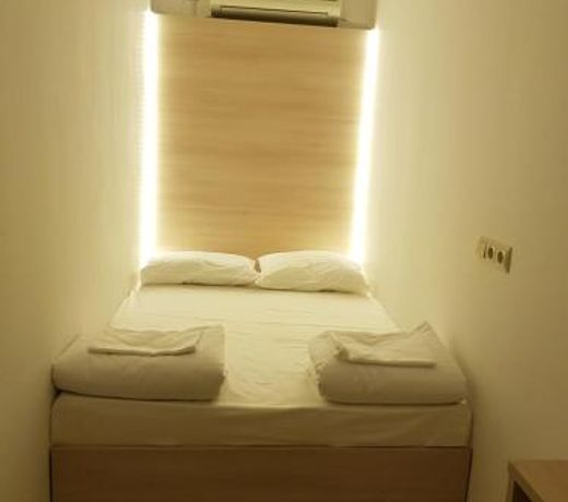 Hotel 6