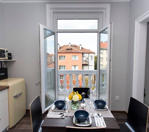 Varna Home