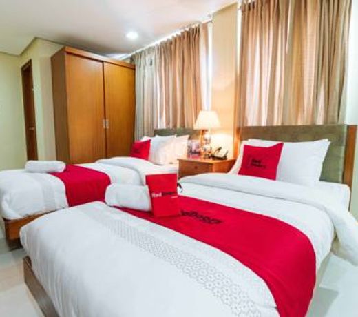RedDoorz Plus near Vito Cruz Manila
