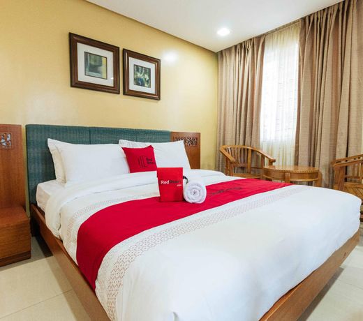 RedDoorz Plus near Vito Cruz Manila