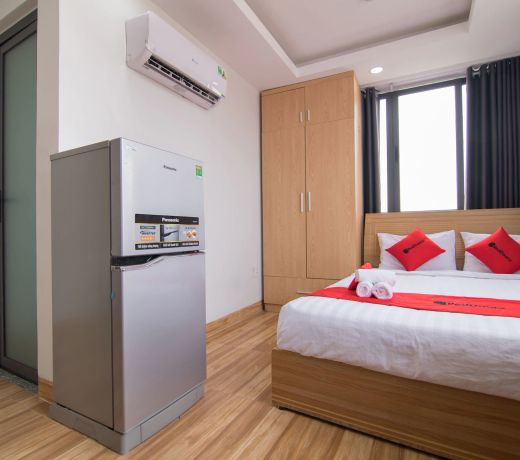 RedDoorz Premium near E-Town