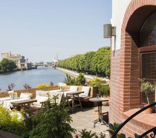 U Medovogo Mosta Hotel