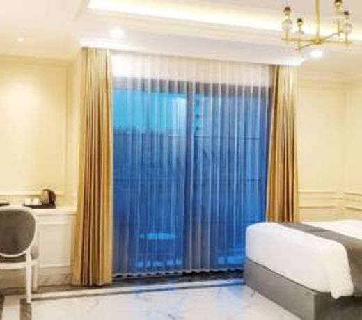 Grand Senyum Hotel, Tugu Yogyakarta