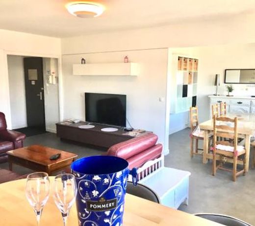 BedinReims "blue bottle" free parking and wifi free ideal 5 Ã  9 Adultes