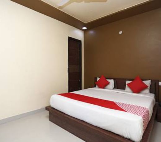 OYO 18346 Glorify Stay2