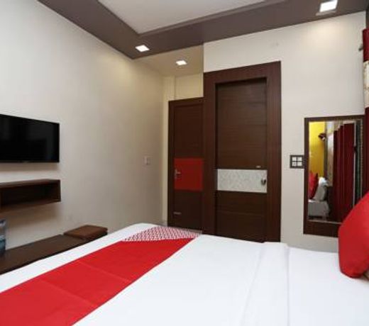 OYO 18346 Glorify Stay2