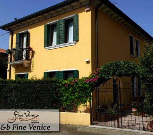 B&B Fine Venice