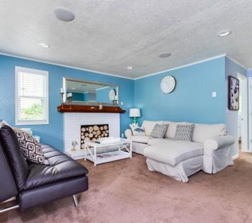Bright Beach Town Bungalow