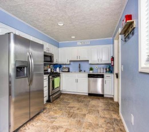 Bright Beach Town Bungalow