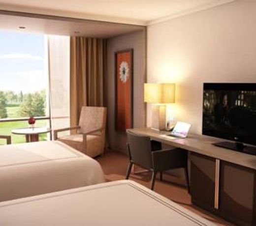 Hilton Pilar
