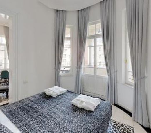 Renoma Apartments