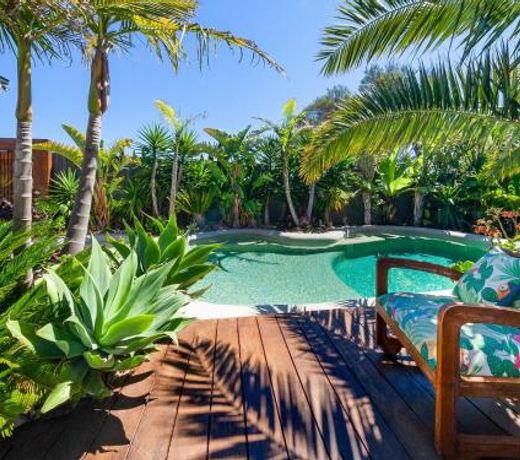 Como Palm Retreat