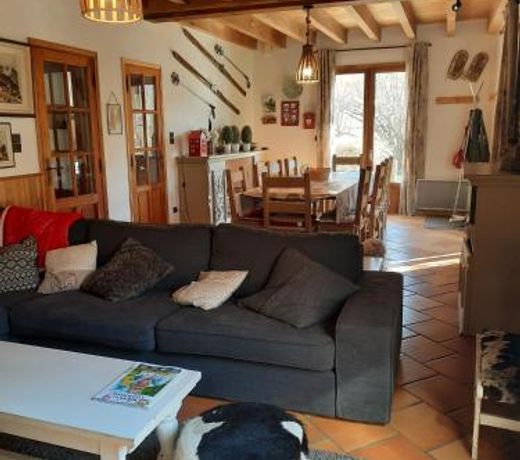La Grange Des Biches