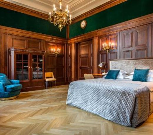 Hotel Capital