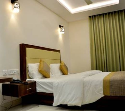 OYO 29857 Hotel Ambika International