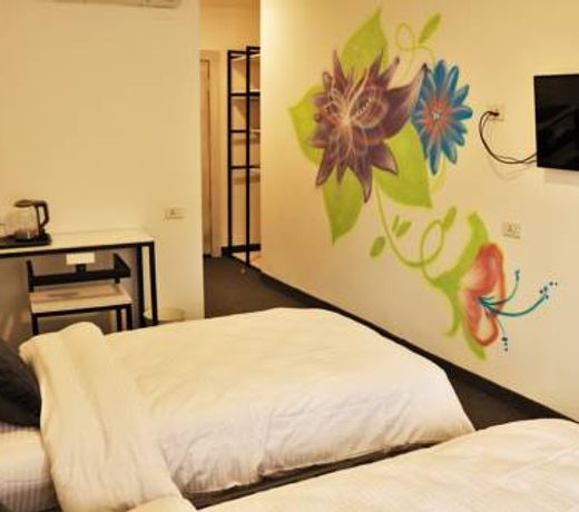 Nomads Hotel