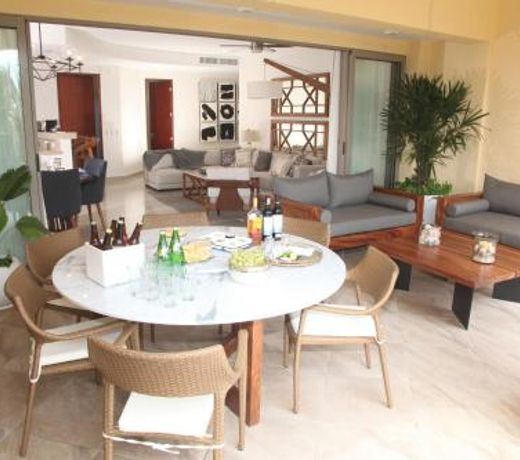 Petit Luxe Las Gavias Grand 217