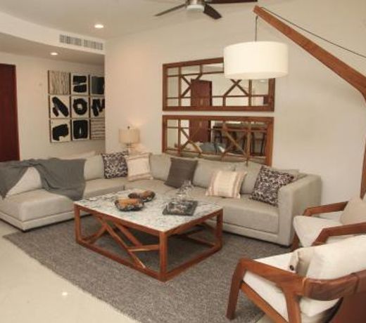 Petit Luxe Las Gavias Grand 217