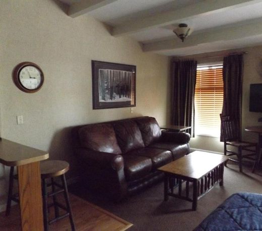 Windjammer Lodge