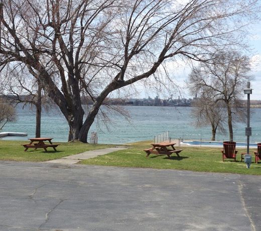 Windjammer Lodge