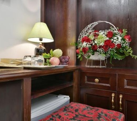 Golden Sail Hotel