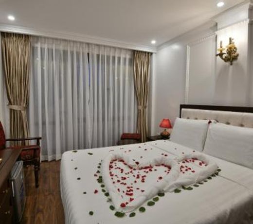 Golden Sail Hotel