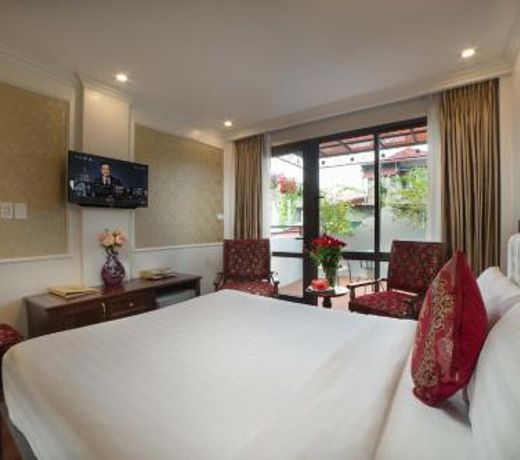 Golden Sail Hotel