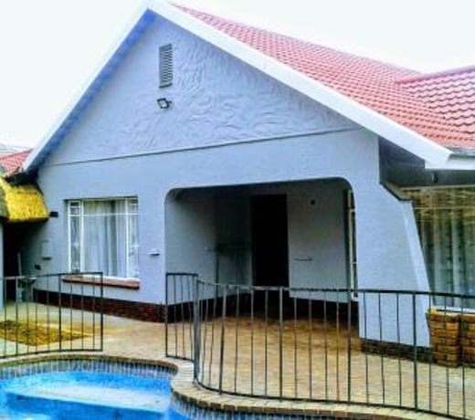 Acacia Guesthouse