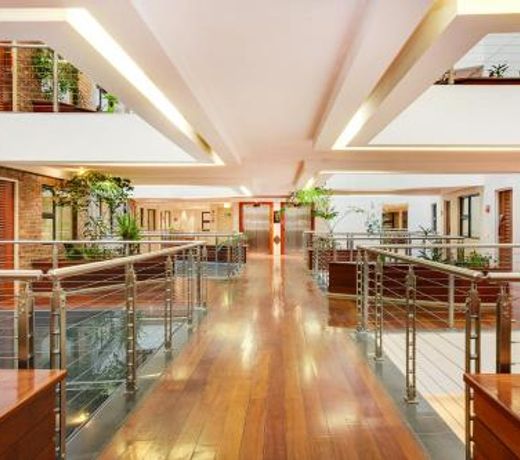 Authentic Cape Town Apartment near the Silo District