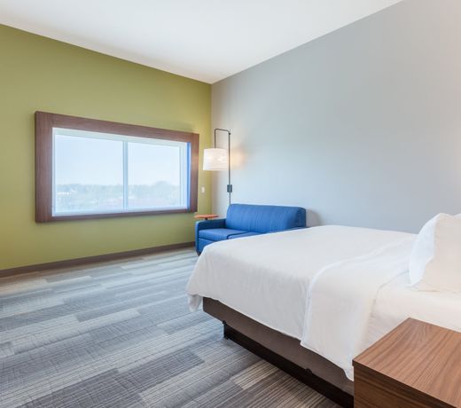 Holiday Inn Express & Suites - Springfield North, an IHG Hotel