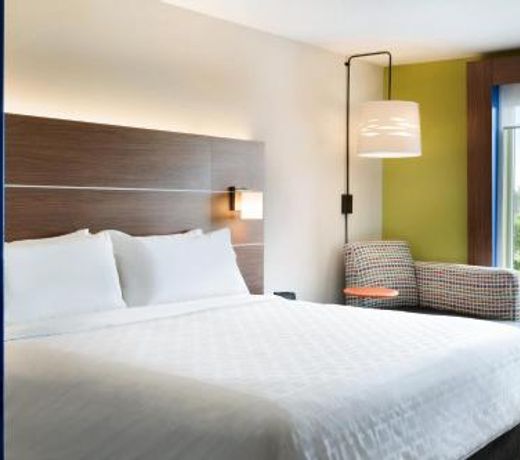 Holiday Inn Express & Suites - Springfield North, an IHG Hotel