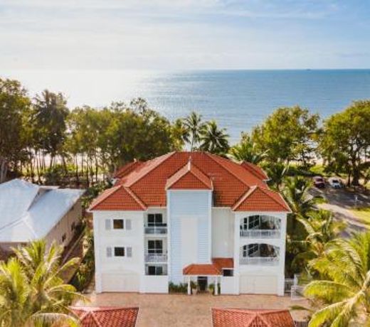Villa Beach Palm Cove
