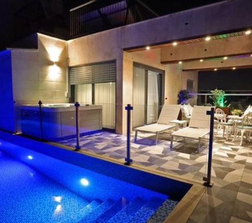Luxury Rooftop Apartment in Netanya