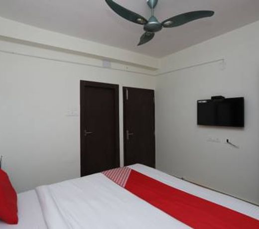 OYO 20021 SilverKey Siruseri OMR