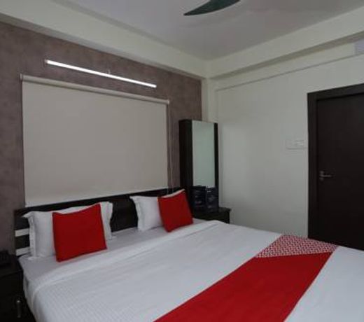 OYO 20021 SilverKey Siruseri OMR