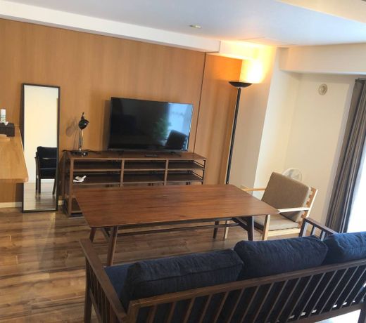 2S4 26  Spacious 2BR apartment, Can enjoy the city