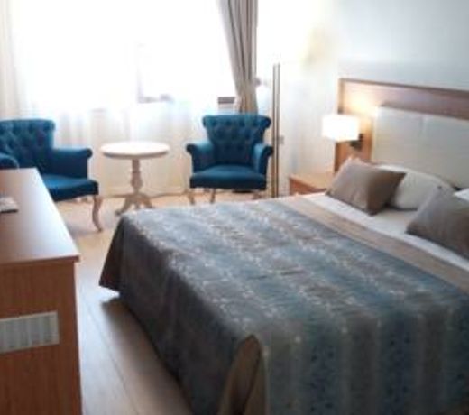 Patalya Lakeside Resort Hotel