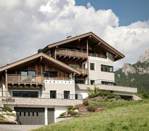 Luxury Chalet Plazola