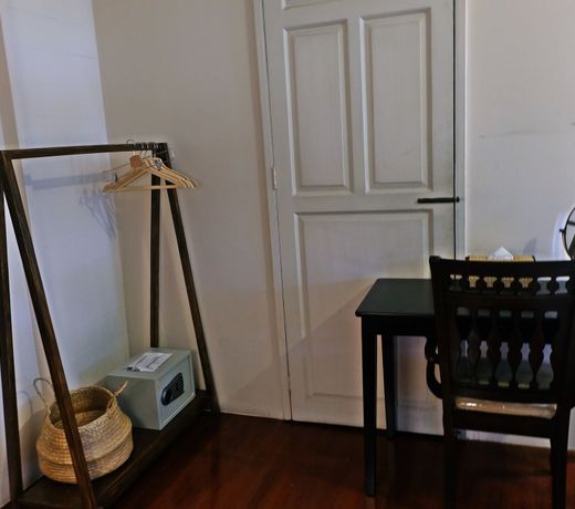 24 Samsen Heritage House