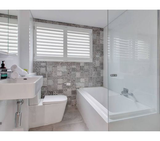 Renovated unit in the heart of Macquarie Park