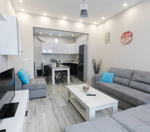 Modern Style Central Apartment