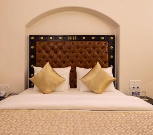 Sairafort Sarovar Portico