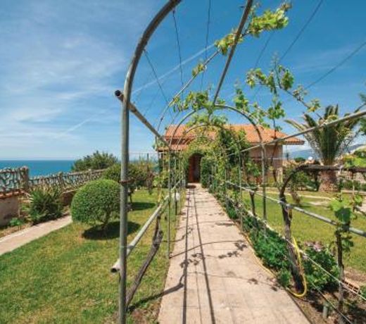 Beautiful apartment in Porto Alabe with 3 Bedrooms and WiFi