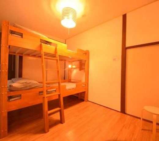 GLOCE æ¨ªé è³ ã·ã§ã¢ã«ã¼ã  NAVY BASE l Yokosuka Share room at NAVY BASE