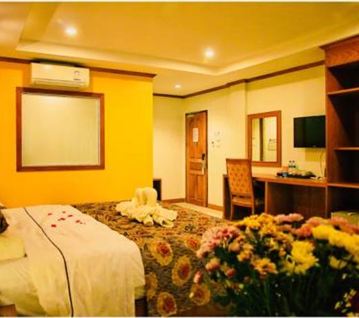 PaTong Beach Pure Lotus Boutique Hotel