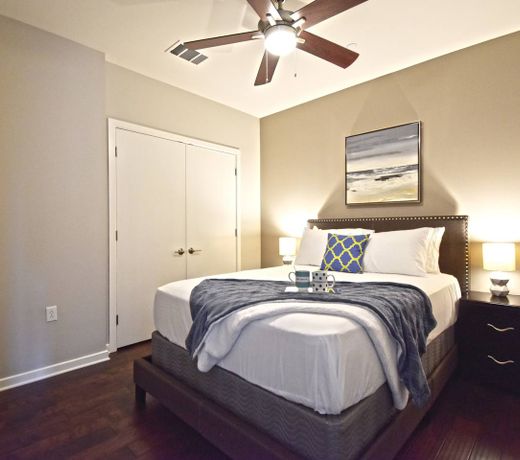 Dallas Downtown Corporate 1BR Apartment + Rooftop Pool