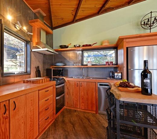 Taylors Bay Cottage