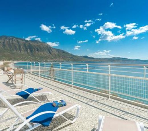 Seafront Penthouse LEO
