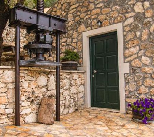 Castelli Olive Press