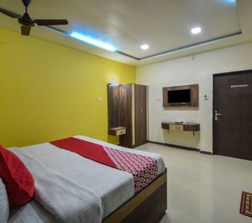 OYO 16076 Hotel Happy Day